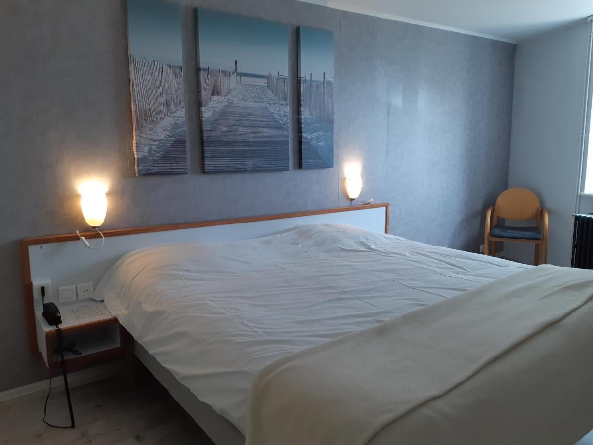 Logis Hotel Les Chardons Bleus Restaurant Le Bistrot De La Mer Роскоф Экстерьер фото