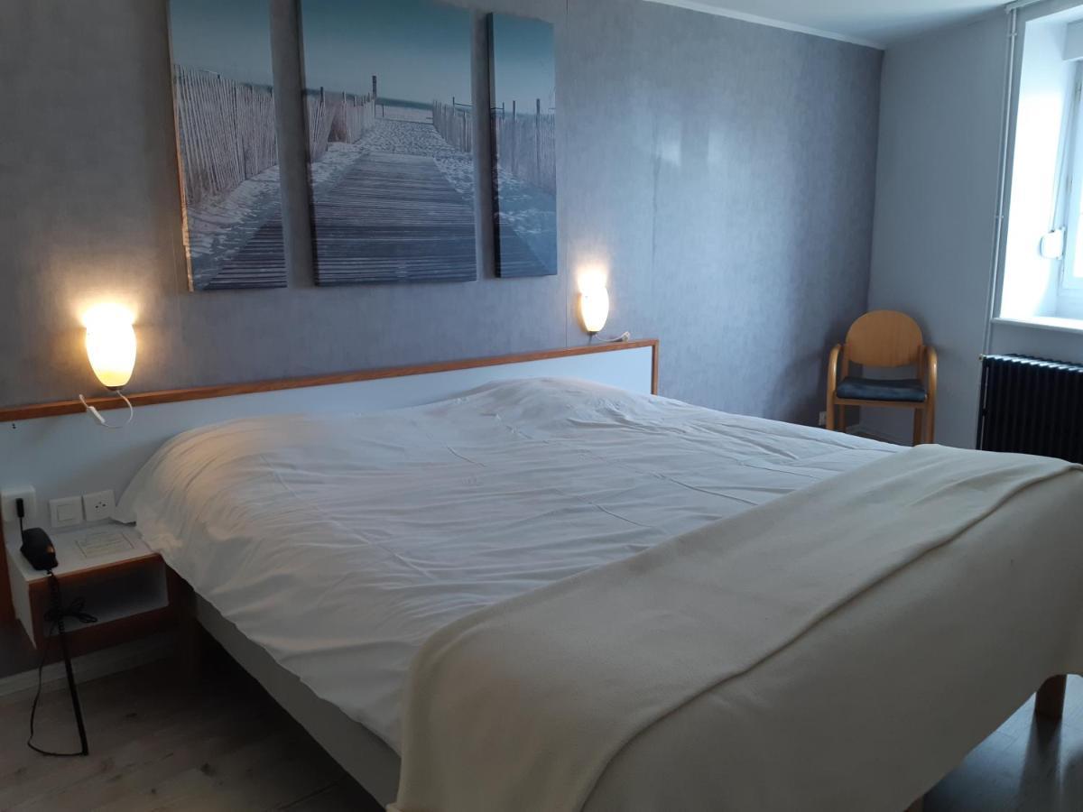 Logis Hotel Les Chardons Bleus Restaurant Le Bistrot De La Mer Роскоф Экстерьер фото