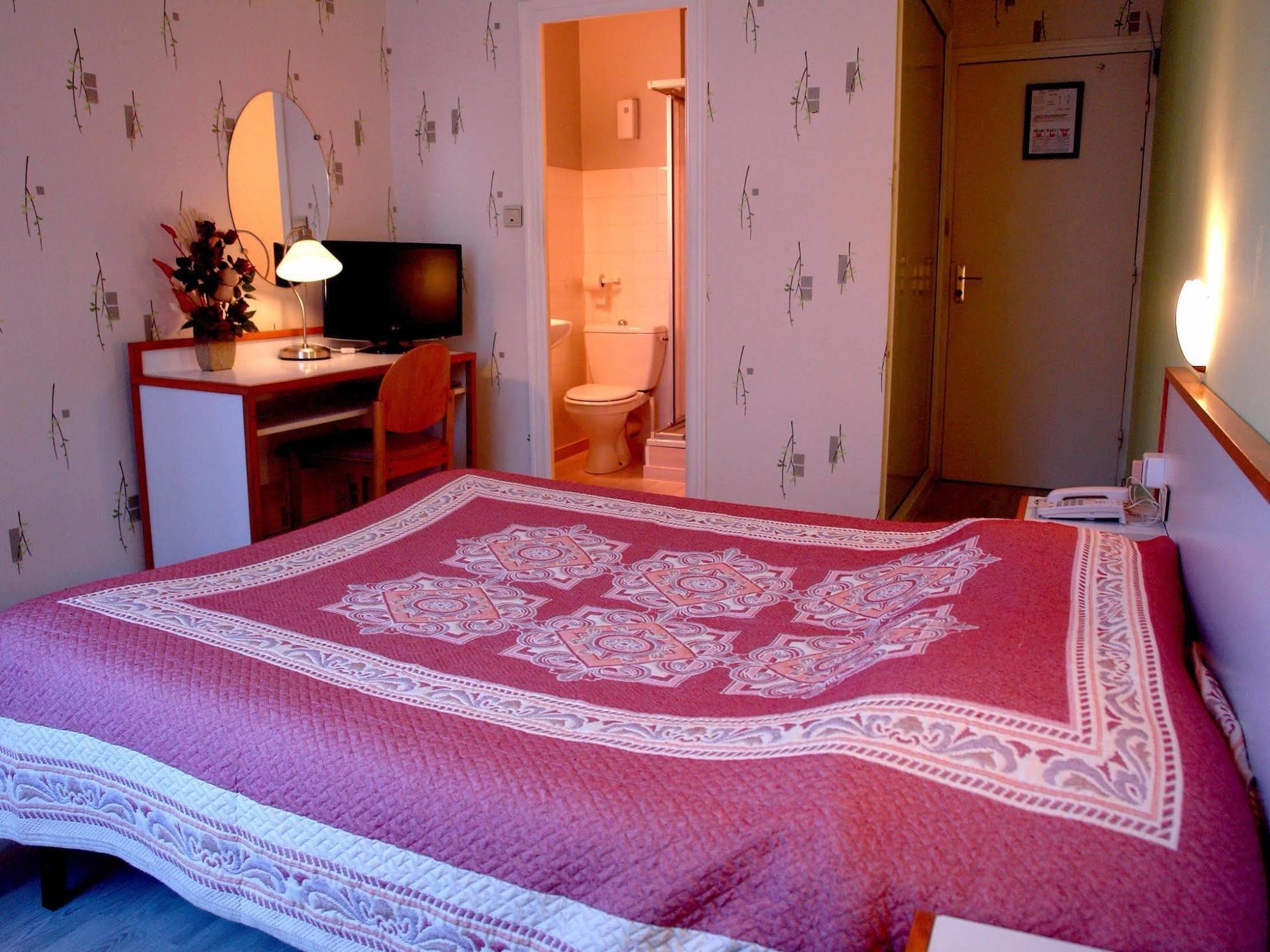 Logis Hotel Les Chardons Bleus Restaurant Le Bistrot De La Mer Роскоф Экстерьер фото